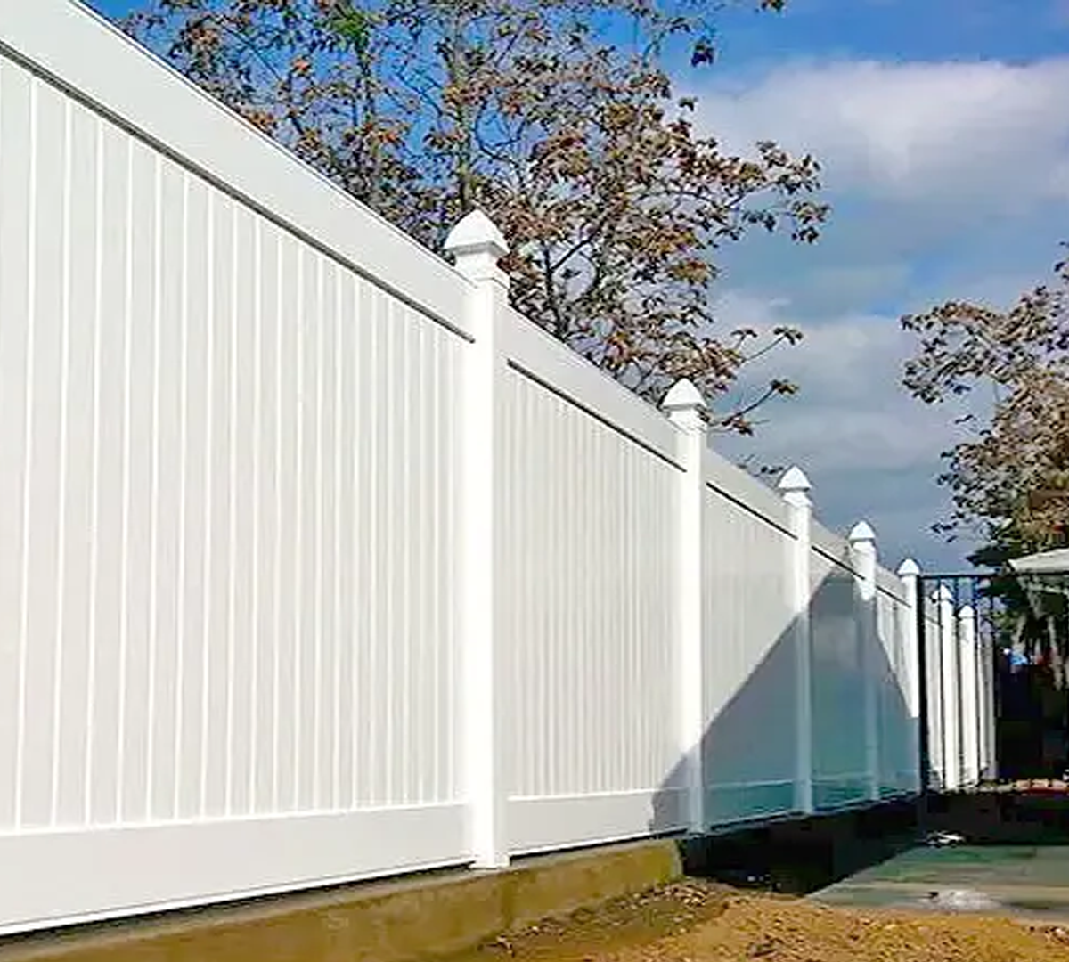 Professional Fence Installation and Repair Services